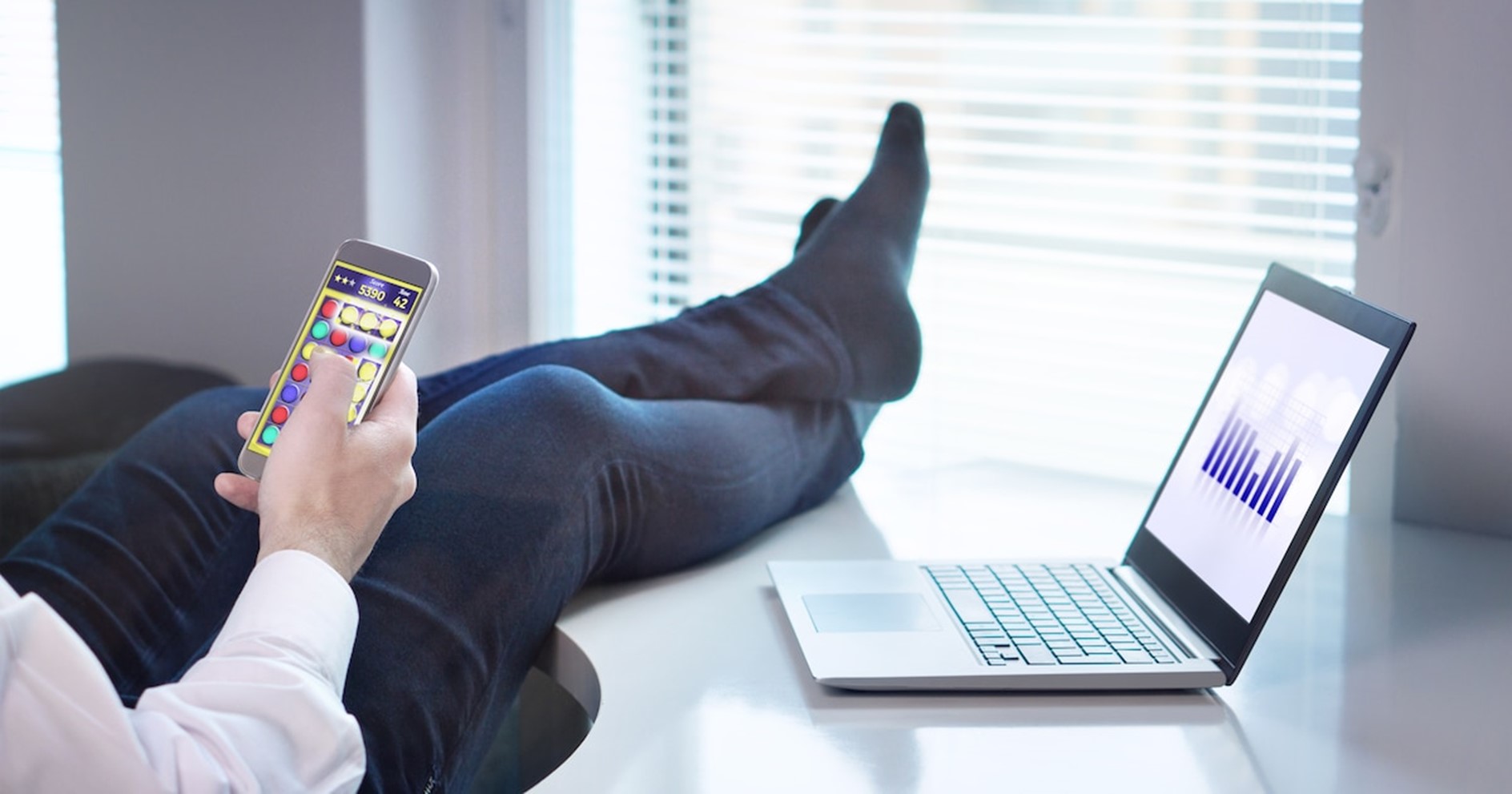 LES PLANQUÉS DU TRAVAIL